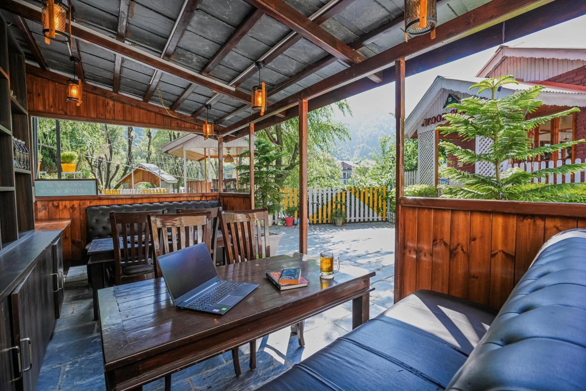 Pax Hotel Rock Villa Swimming Pool Available Dalhousie Exterior photo